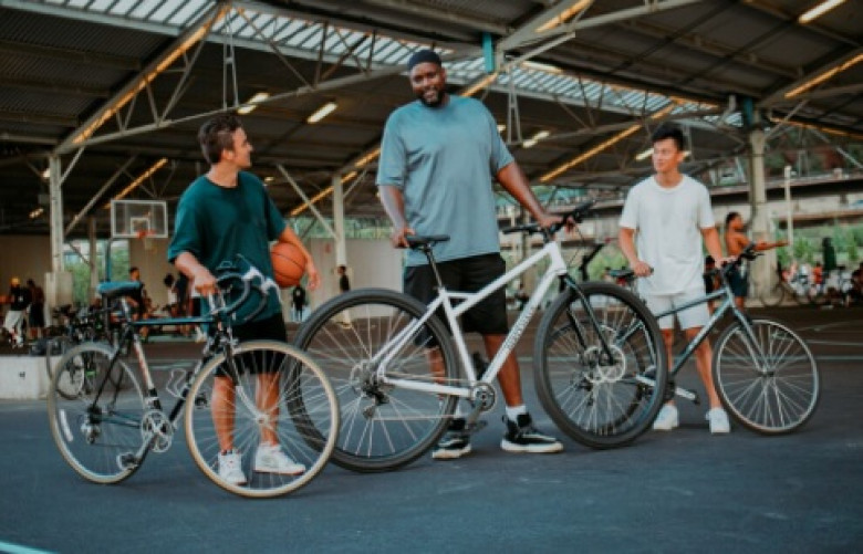 Шакил О'Нийл представи уникален велосипед с 36-инчови гуми СНИМКИ