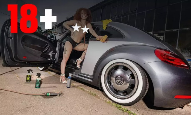Сексапилни хубавици по голи гърди на автомивка в новия горещ автокалендар СНИМКИ 18+