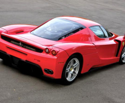Скъпа катастрофа: Разбиха култова суперкола Ferrari за 3 млн. долара СНИМКИ 114573 