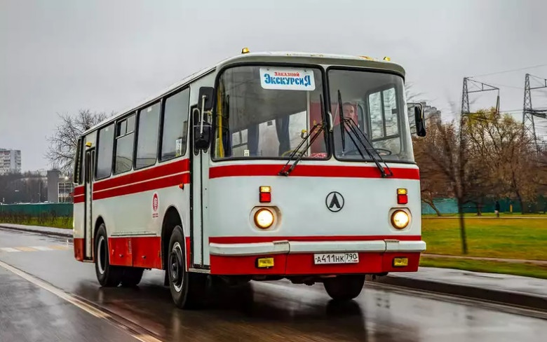 Шест от най-странните коли на СССР: Космически автобус и ЗАЗ с V-образен двигател