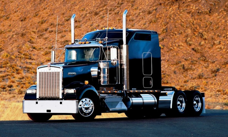 Защо американците имат толкова големи камиони и какво има в тях СНИМКИ