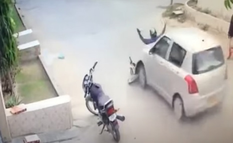 Съботна подборка от зрелищни ВИДЕА: Бандити нападнаха шофьорка, но си изпатиха