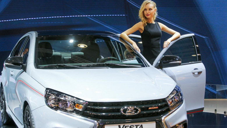 Купуване нямат: Ето с колко санкциите оскъпиха колите в Русия