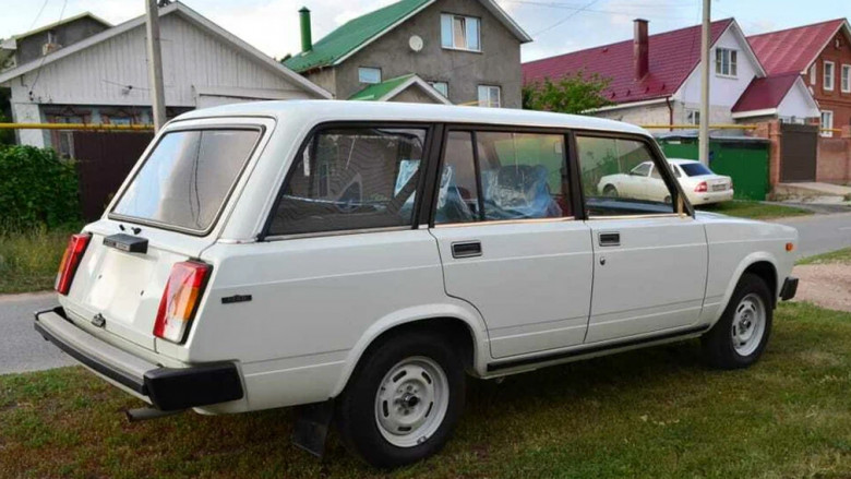 30-г. ВАЗ 2104 без пробег се продава на цената на топов модел Hyundai СНИМКИ