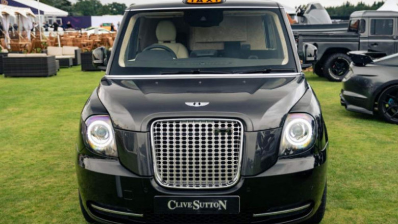 Това такси от Лондон ще ви смае с невиждан дори и от кралицата лукс ВИДЕО