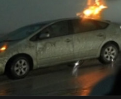 Светкавица порази Toyota, ето какви са последствията ВИДЕО