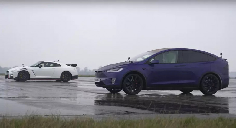 Tesla Model X срещу Nissan GT-R Nismo: Кой ще победи ВИДЕО