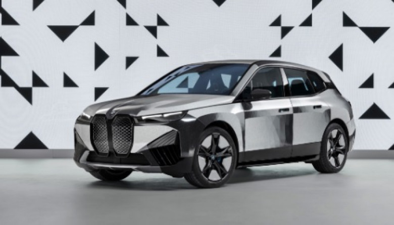 BMW показа как автомобил може да променя цвета си със силата на мисълта ВИДЕО