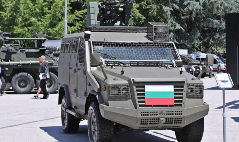 Страшната бойна машина за пехотата Рила 8x8 ще се произвежда в Бургас