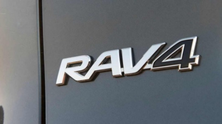 Toyota представи обновения кросоувър RAV4 за Европа СНИМКИ