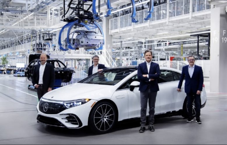 Колко печелят служителите на Mercedes-Benz: От новопостъпил до изпълнителен директор