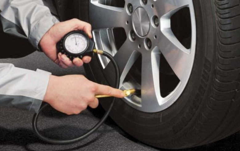 Как бързо да проверите гумите преди пътуване и да избегнете повреди