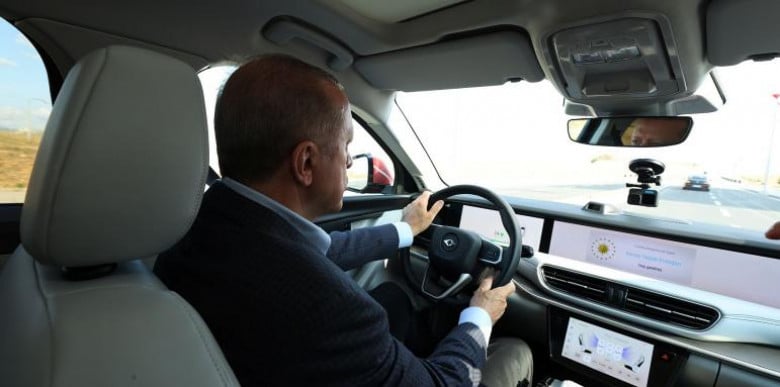 Ердоган тества турския конкурент на Тесла, колата тръгва по пътищата до месеци ВИДЕО