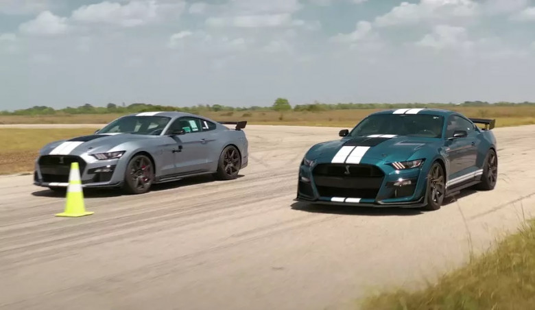 Hennessey Venom 1000 и Ford Mustang GT500 се сразиха в епична драг битка ВИДЕО