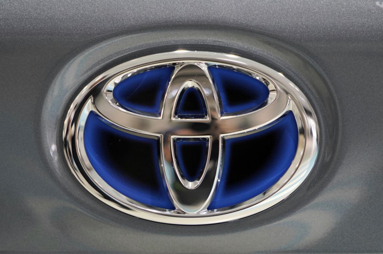 Toyota пуска нов кросоувър Първа СНИМКА