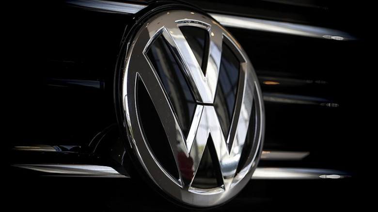 Малко проблемче: Volkswagen отзовава 250 000 коли от пазара