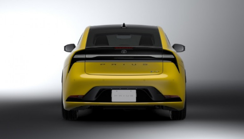 Авангарден дизайн и повече мощност: Представиха новата Toyota Prius ВИДЕО