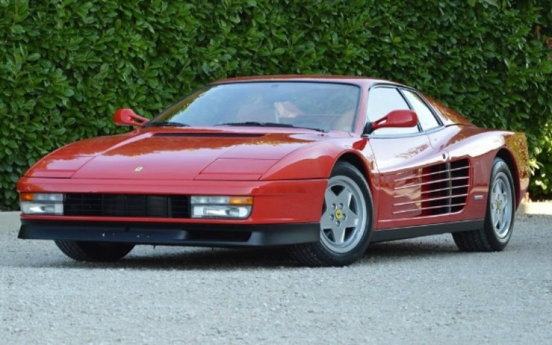 ВИДЕО запечата как разбиха култова суперкола Ferrari