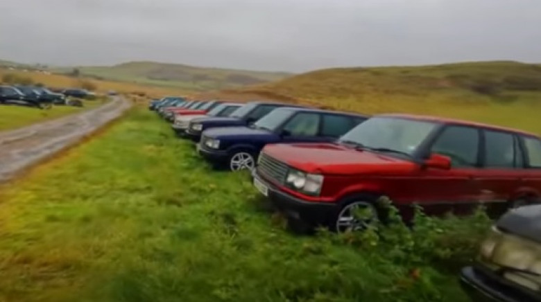 Откриха тайно място със стотици изоставени Range Rover ВИДЕО