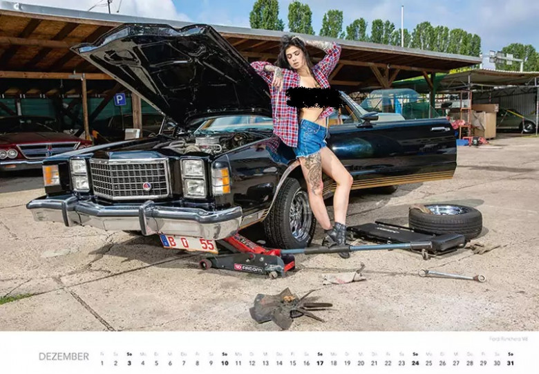 Календарът с красавици "Мечтата на механика 2023" видя бял свят СНИМКИ 18+