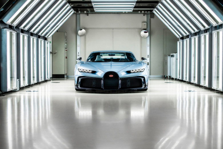 Bugatti показа ексклузивната хиперкола Profilée ВИДЕО