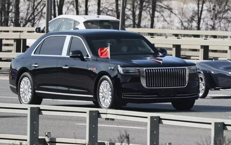 Каква кола избра Си Дзинпин, за да се вози из Москва ВИДЕО
