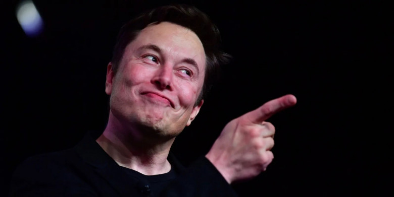 Феновете на Tesla пощуряха, какво им обеща Илон Мъск