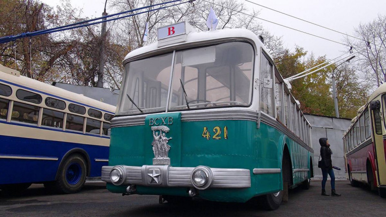 Най-необичайният тролейбус на СССР беше възстановен в Москва СНИМКИ
