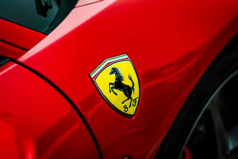 Много рядко Ferrari 250 GT с нисък покрив се продава на търг СНИМКИ