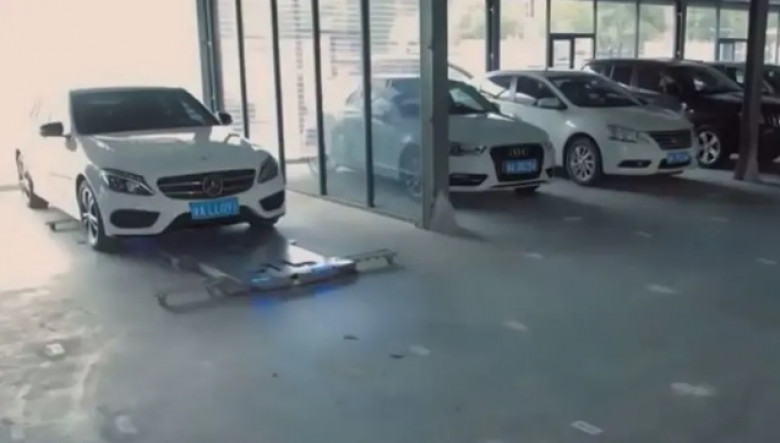 Съботна подборка от зрелищни ВИДЕА: Вижте по какъв впечатляващ начин Китай се справи с проблема с паркирането