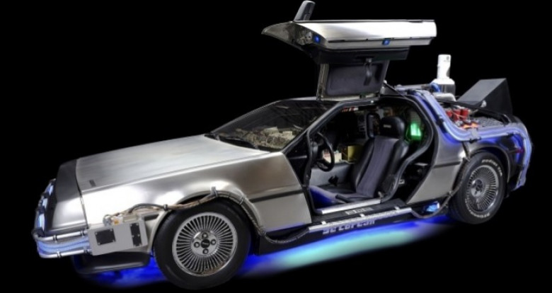 Вижте удивителната кола от филма "Завръщане в бъдещето", продадоха я на търг ВИДЕО