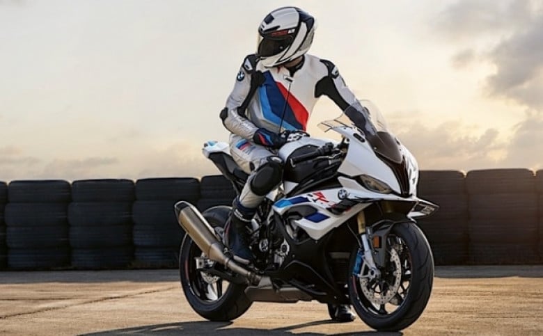 Това са най-бързите и мощни мотоциклети в света, ето на какво са способни ВИДЕО