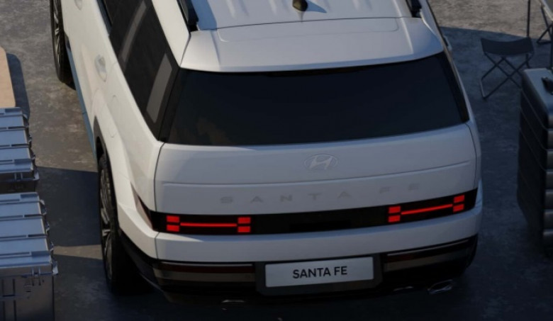 Новият Hyundai Santa Fe удивлява с кардинално променения си дизайн СНИМКИ