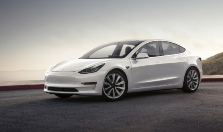 Американец разказа как е успял да намали с $23 500 цената на новата си Tesla