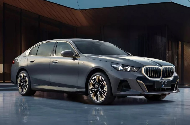BMW показа нова версия на "петицата" специално за Китай СНИМКИ