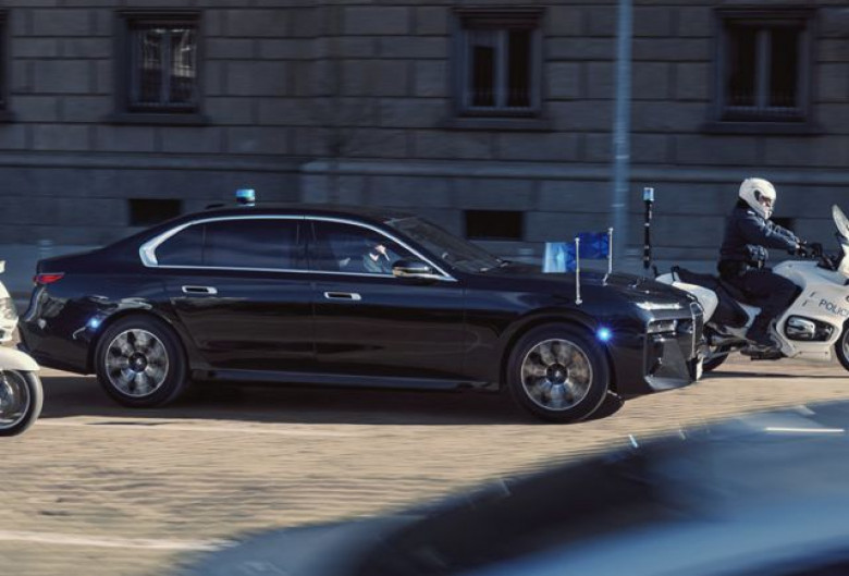 BMW отново избра България, за да рекламира на най-новата си лимузина ВИДЕО