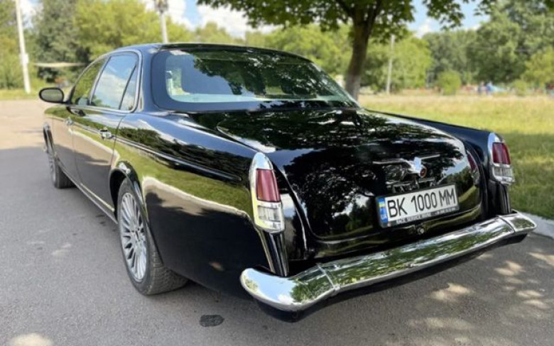 Украинец взе модерен Jaguar с 4-литров двигател и го превърна във Волга СНИМКИ