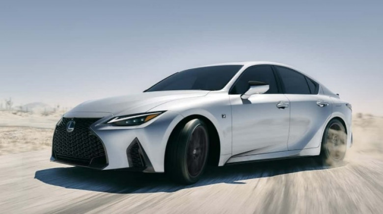 Показаха новия Lexus IS, автомобилът е с богато оборудване и променена визия СНИМКИ