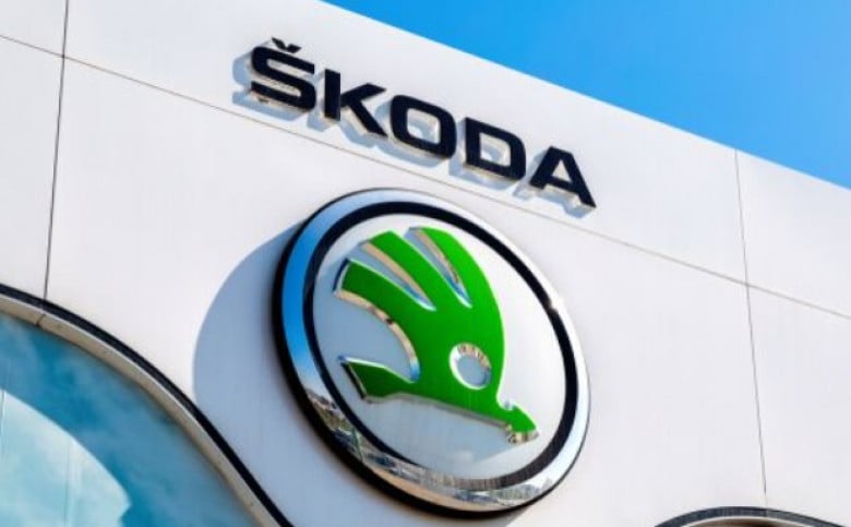 Как се променя дизайнът на логото на Škoda за 100 години и какво символизира СНИМКИ