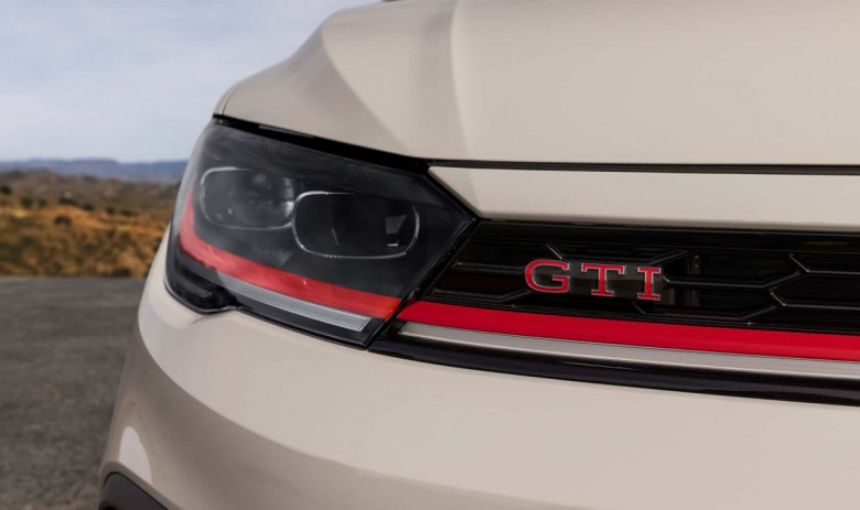 Дизайнът на обновения Volkswagen Golf GTI беше разкрит ВИДЕО