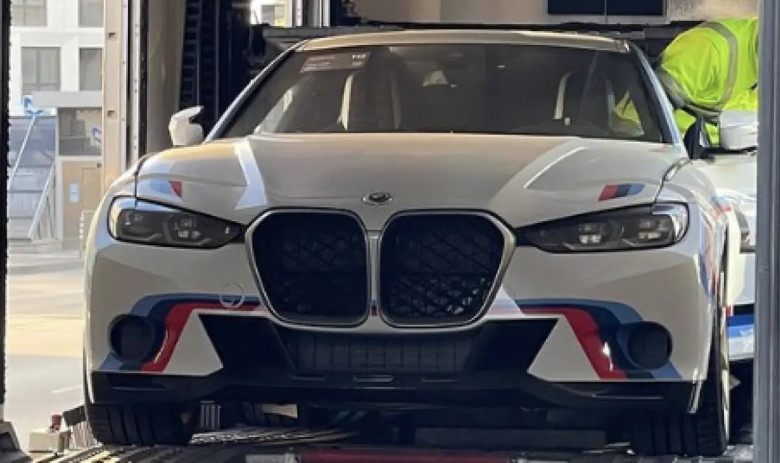 Българин си купи най-специалното BMW на 21-ви век за 1.5 милиона лева
