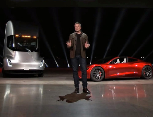 Мъск представи новияRoadster на Tesla, никой не вярва на думите му за колата ВИДЕО