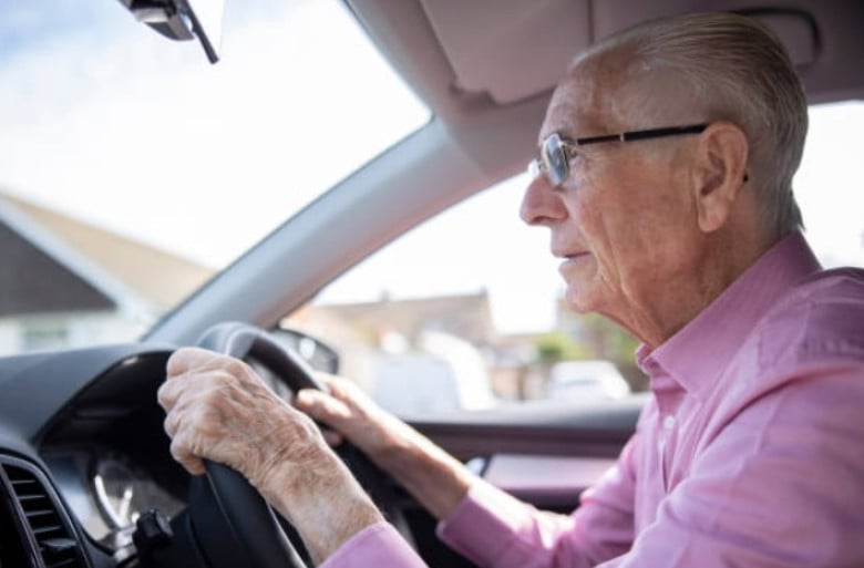 Какъв е правилният подход, ако ваш роднина вече не трябва да шофира заради възрастта си