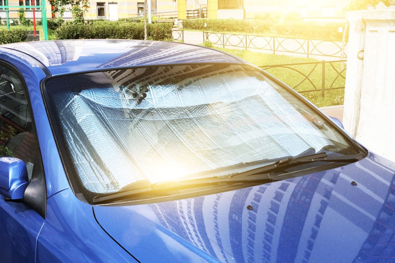 Защо паркирането на слънце убива колата ви