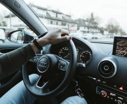 Пет навика на стари шофьори за по-безопасно шофиране