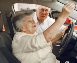 Скъпи, но надеждни: Най-добрите коли за по-възрастни шофьори